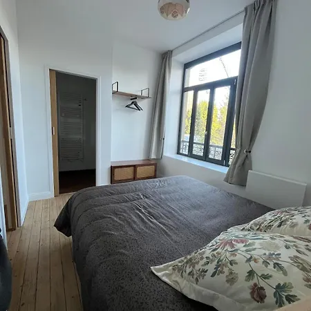 Face Aux Remparts - Bourgeois Apartment *